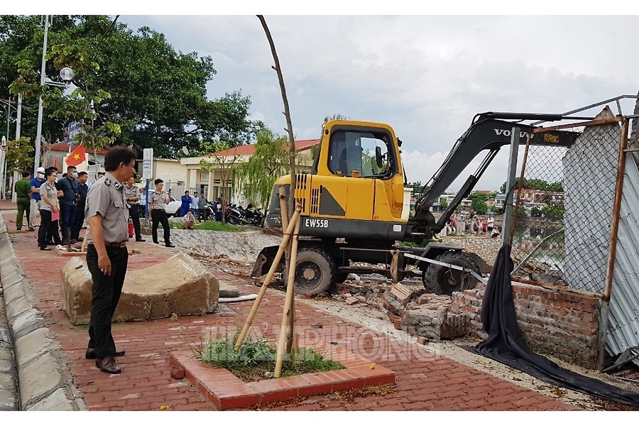 lấn chiếm đất dự án