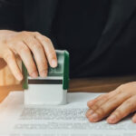 Công chứng bản dịch sổ tạm trú để xin visa dài hạn cong-chung-giay-to