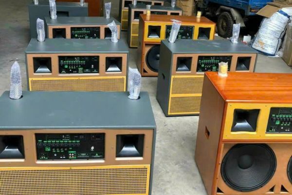 Mua bán tài sản là thiết bị âm thanh