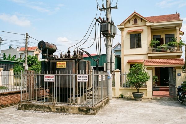Mua nhà đất có thể đặt trạm biến thế điện lực được không?