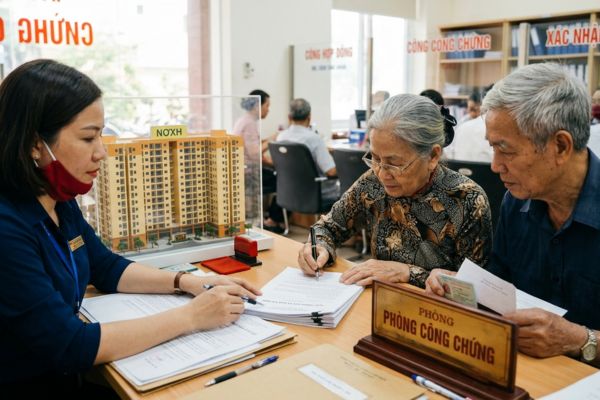 Công chứng hợp đồng mua bán Nhà ở xã hội (NƠXH) cho người già