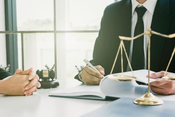Bố mẹ tặng cho đất đai nhưng con không chịu sang tên Cách xử lý đúng luật