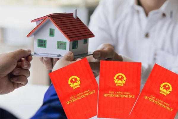 Thủ tục công chứng tặng cho nhà đất cho người Việt Nam định cư ở nước ngoài