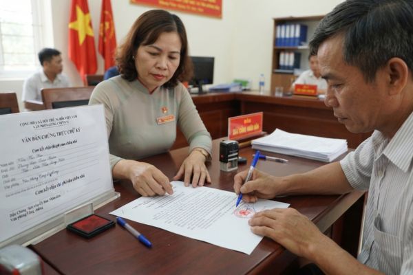 Chứng thực chữ ký trên giấy cam kết chịu chi phí sửa chữa nhà hư hỏng