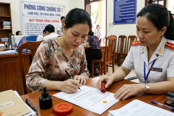 Chứng thực chữ ký trên giấy cam kết độc thân để mua bất động sản