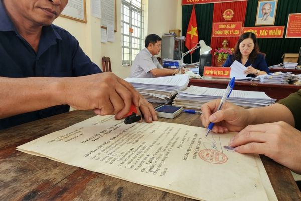 Chứng thực chữ ký trên tờ khai xác nhận tình trạng sử dụng đất của người đã mất