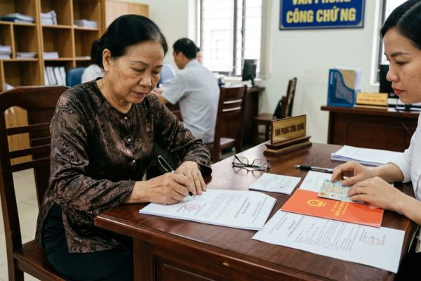 Chứng thực chữ ký trên văn bản từ chối nhận di sản thừa kế: Thủ tục và giấy tờ cần có