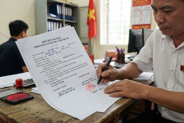 Chứng thực chữ ký trên đơn xin gia hạn thời gian hoàn trả mặt bằng