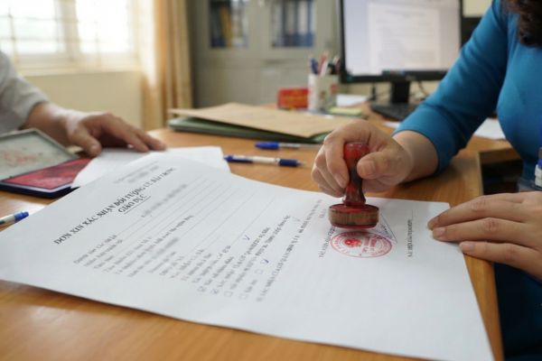 Chứng thực chữ ký trên đơn xin xác nhận đối tượng ưu đãi trong giáo dục
