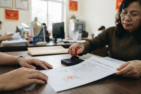 Chứng thực chữ ký trên giấy cam kết chịu mọi nghĩa vụ tài chính liên quan