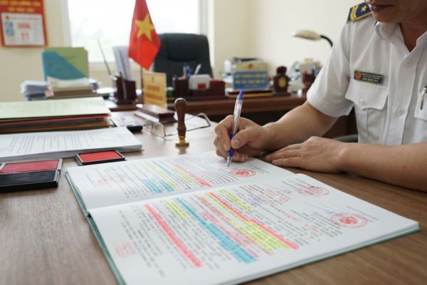 Có được chứng thực chữ ký trên văn bản in nhiều màu mực khác nhau?