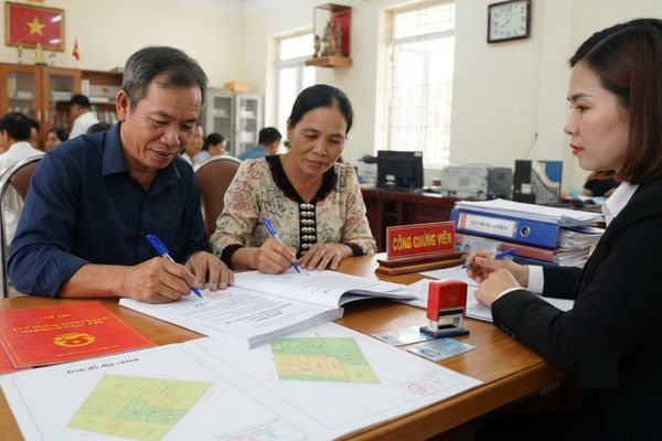 Hợp đồng chuyển nhượng đất nông nghiệp cho người nội thành: Điều kiện ký VPCC