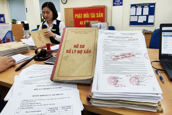 Hợp đồng thế chấp bất động sản bị ngân hàng phát mãi xử lý nợ xấu