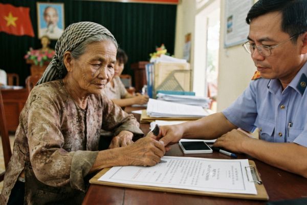 Chứng thực chữ ký điểm chỉ người mù chữ